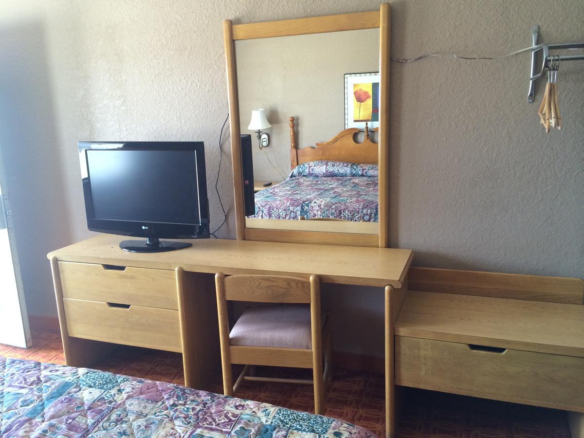 Lake Shore Motel Маннфорд Екстер'єр фото