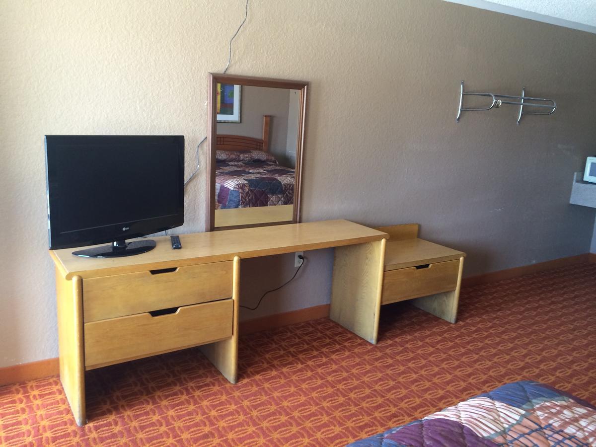 Lake Shore Motel Маннфорд Екстер'єр фото