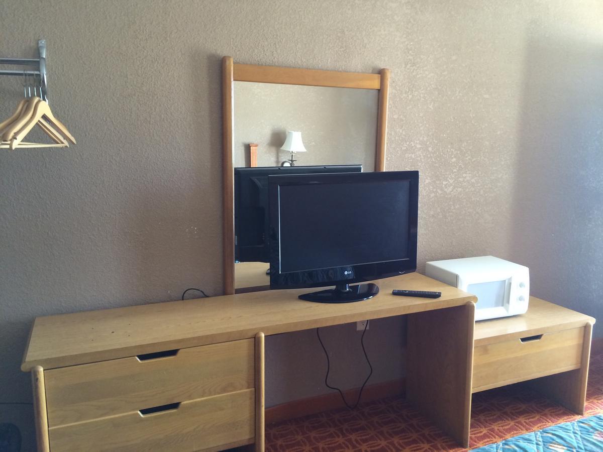 Lake Shore Motel Маннфорд Екстер'єр фото